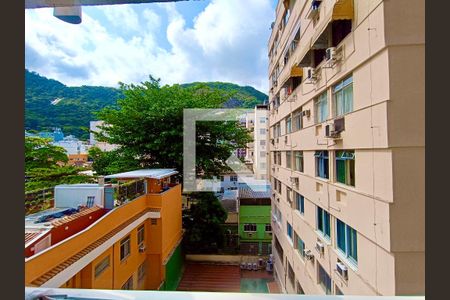 Apartamento para alugar com 71m², 2 quartos e 1 vagaÁrea serviço vista