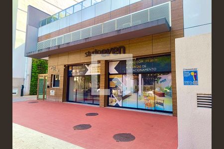 Apartamento para alugar com 71m², 2 quartos e 1 vagaFachada com cartaz QA.