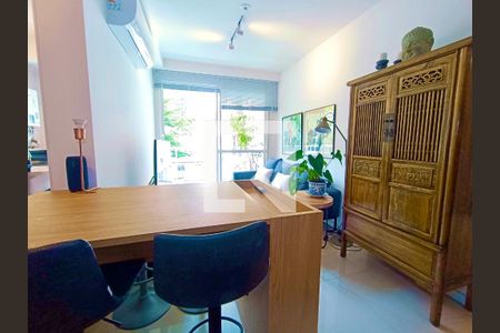 Apartamento para alugar com 71m², 2 quartos e 1 vagaSala