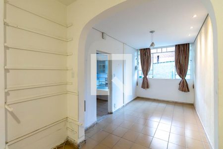 Sala de casa à venda com 3 quartos, 214m² em Serra, Belo Horizonte