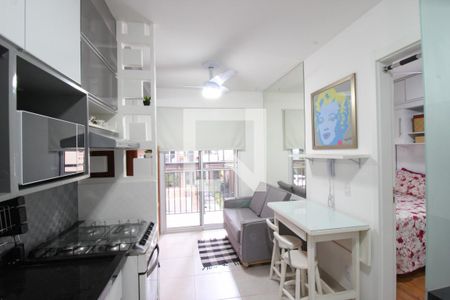 Sala/Cozinha de apartamento para alugar com 1 quarto, 29m² em Água Branca, São Paulo