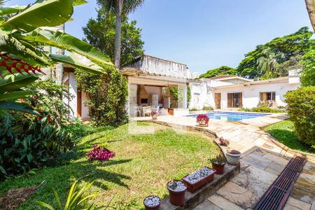 Casa à venda com 370m², 3 quartos e 5 vagasQuintal