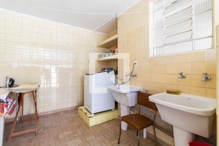 Casa à venda com 370m², 3 quartos e 5 vagasÁrea de Serviço