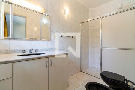 Casa à venda com 370m², 3 quartos e 5 vagasBanheiro da Suíte 2