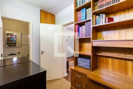 Casa à venda com 370m², 3 quartos e 5 vagasEscritório