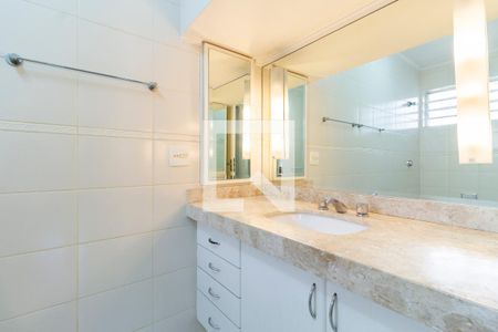 Casa à venda com 370m², 3 quartos e 5 vagasBanheiro da Suíte 3