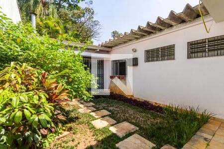 Casa à venda com 370m², 3 quartos e 5 vagasQuintal