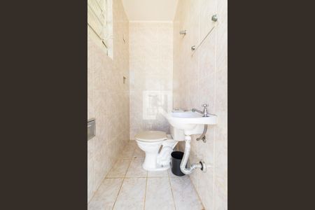 Casa à venda com 370m², 3 quartos e 5 vagasÁrea de Serviço - Banheiro