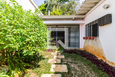 Casa à venda com 370m², 3 quartos e 5 vagasQuintal
