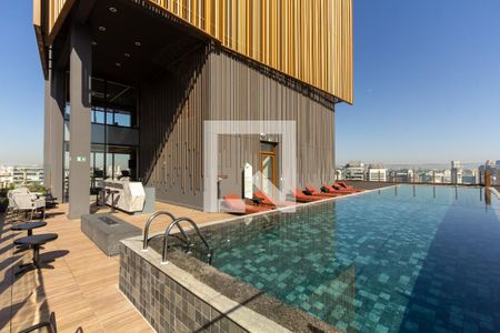 Studio para alugar com 28m², 1 quarto e sem vaga Studio para alugar com 28m², 1 quarto e sem vagaÁrea comum - Piscina