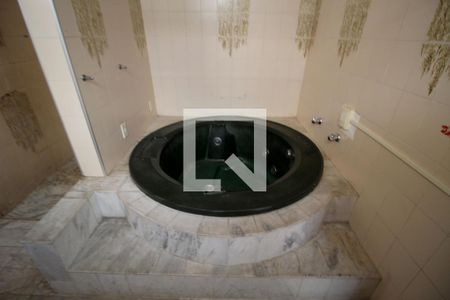 Banheiro da Suíte de casa para alugar com 2 quartos, 199m² em Jardim Sandra, Sorocaba