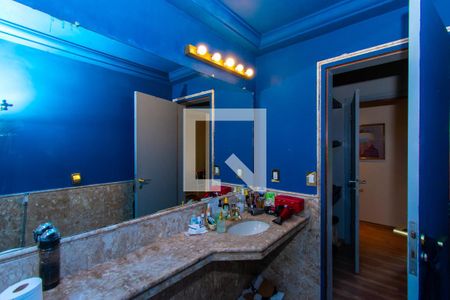 Apartamento à venda com 310m², 3 quartos e 4 vagas Apartamento à venda com 310m², 3 quartos e 4 vagasBanheiro da Suíte 2