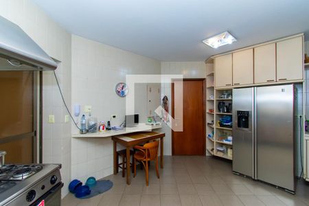 Apartamento à venda com 310m², 3 quartos e 4 vagas Apartamento à venda com 310m², 3 quartos e 4 vagasCozinha