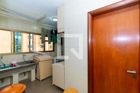 Apartamento à venda com 310m², 3 quartos e 4 vagas Apartamento à venda com 310m², 3 quartos e 4 vagasÁrea de Serviço