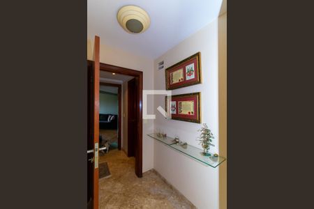Apartamento à venda com 310m², 3 quartos e 4 vagas Apartamento à venda com 310m², 3 quartos e 4 vagasCorredor