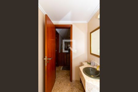 Apartamento à venda com 310m², 3 quartos e 4 vagas Apartamento à venda com 310m², 3 quartos e 4 vagasLavabo