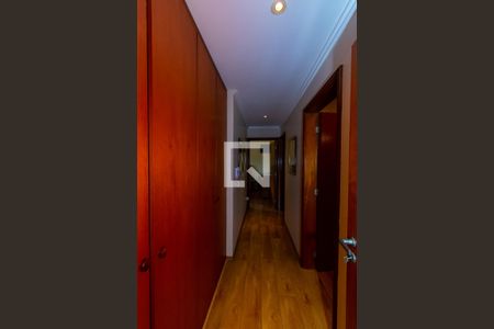 Apartamento à venda com 310m², 3 quartos e 4 vagas Apartamento à venda com 310m², 3 quartos e 4 vagasCorredor