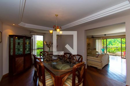 Apartamento à venda com 310m², 3 quartos e 4 vagas Apartamento à venda com 310m², 3 quartos e 4 vagasSala de Jantar