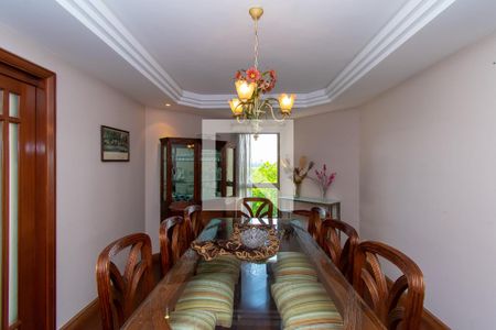 Apartamento à venda com 310m², 3 quartos e 4 vagas Apartamento à venda com 310m², 3 quartos e 4 vagasSala de Jantar