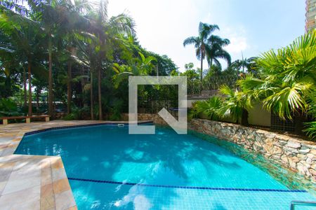 Apartamento à venda com 310m², 3 quartos e 4 vagas Apartamento à venda com 310m², 3 quartos e 4 vagasÁrea comum - Piscina