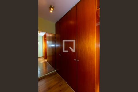 Apartamento à venda com 310m², 3 quartos e 4 vagas Apartamento à venda com 310m², 3 quartos e 4 vagasSuíte master - Closet
