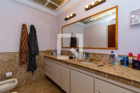 Apartamento à venda com 310m², 3 quartos e 4 vagas Apartamento à venda com 310m², 3 quartos e 4 vagasBanheiro da Suíte master