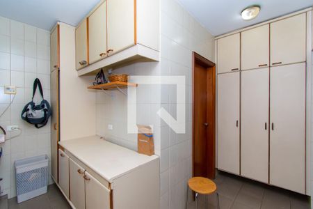 Apartamento à venda com 310m², 3 quartos e 4 vagas Apartamento à venda com 310m², 3 quartos e 4 vagasÁrea de Serviço