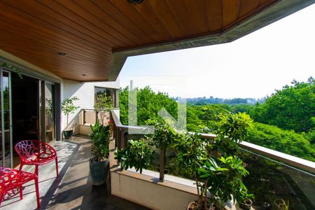 Apartamento à venda com 310m², 3 quartos e 4 vagas Apartamento à venda com 310m², 3 quartos e 4 vagasVaranda da Sala de Tv