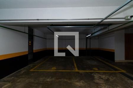 Apartamento à venda com 310m², 3 quartos e 4 vagas Apartamento à venda com 310m², 3 quartos e 4 vagasÁrea comum - Garagem