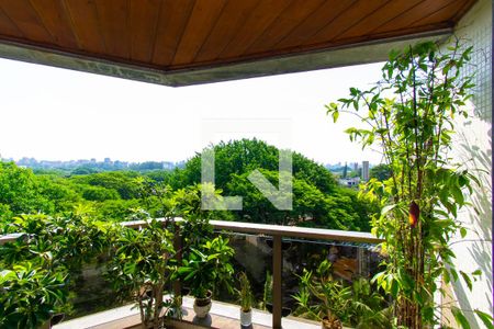 Apartamento à venda com 310m², 3 quartos e 4 vagas Apartamento à venda com 310m², 3 quartos e 4 vagasVaranda da Sala de Tv