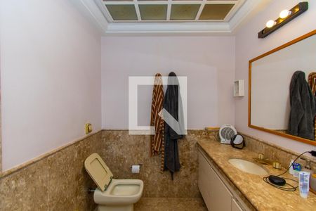 Apartamento à venda com 310m², 3 quartos e 4 vagas Apartamento à venda com 310m², 3 quartos e 4 vagasBanheiro da Suíte master