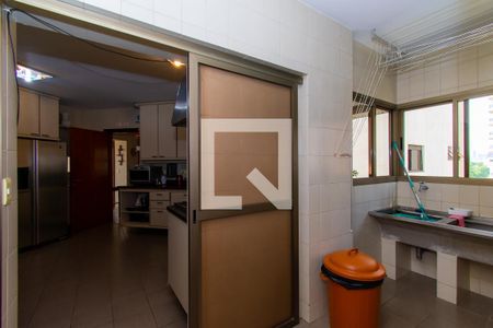 Apartamento à venda com 310m², 3 quartos e 4 vagas Apartamento à venda com 310m², 3 quartos e 4 vagasÁrea de Serviço