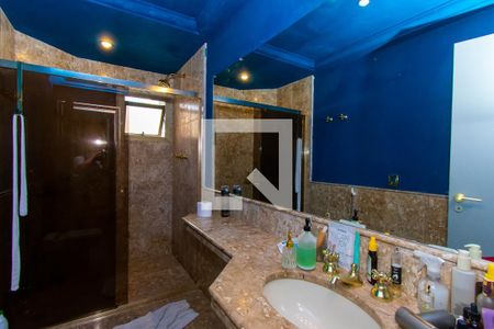 Apartamento à venda com 310m², 3 quartos e 4 vagas Apartamento à venda com 310m², 3 quartos e 4 vagasBanheiro da Suíte 2