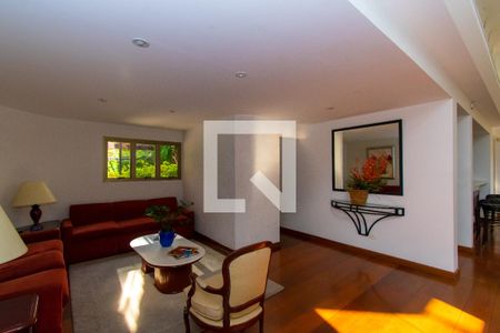 Apartamento à venda com 310m², 3 quartos e 4 vagas Apartamento à venda com 310m², 3 quartos e 4 vagasÁrea comum - Salão de festas