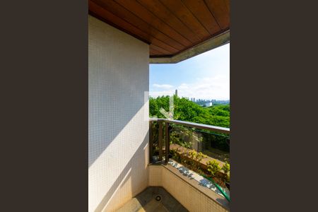 Apartamento à venda com 310m², 3 quartos e 4 vagas Apartamento à venda com 310m², 3 quartos e 4 vagasVaranda da Suíte master