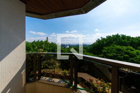 Apartamento à venda com 310m², 3 quartos e 4 vagas Apartamento à venda com 310m², 3 quartos e 4 vagasVaranda da Suíte master