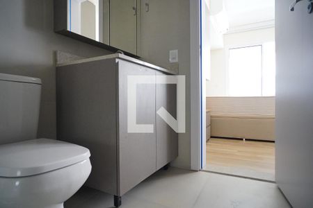 Banheiro de apartamento à venda com 1 quarto, 37m² em Petrópolis, Porto Alegre