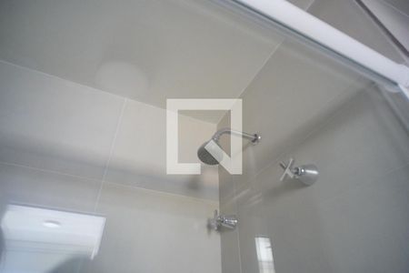 Banheiro de apartamento à venda com 1 quarto, 37m² em Petrópolis, Porto Alegre