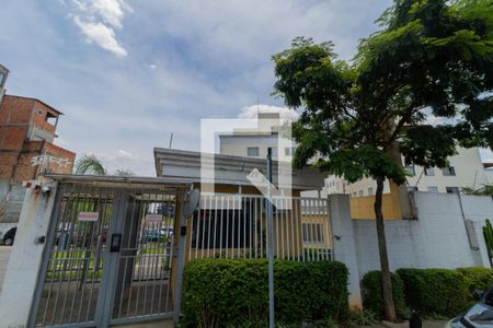Apartamento para alugar com 49m², 3 quartos e 1 vaga Apartamento para alugar com 49m², 3 quartos e 1 vagaFachada