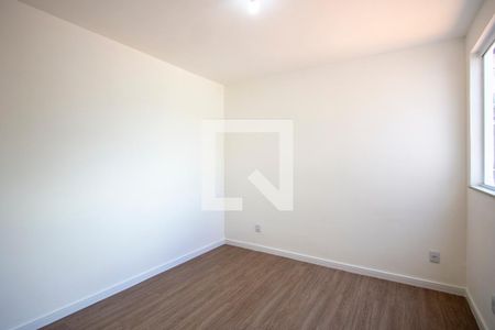 Quarto 1 de casa de condomínio para alugar com 2 quartos, 51m² em Colubandê, São Gonçalo