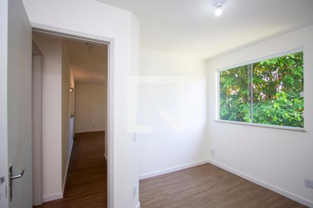 Sala de casa de condomínio para alugar com 2 quartos, 51m² em Colubandê, São Gonçalo