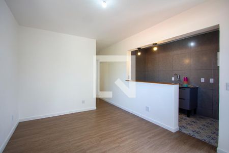 Sala de casa de condomínio para alugar com 2 quartos, 51m² em Colubandê, São Gonçalo
