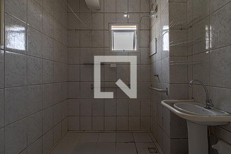 banheiro social_1 de apartamento para alugar com 2 quartos, 42m² em Parque Bristol, São Paulo