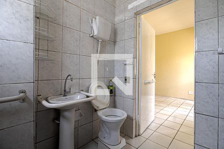 banheiro social_4 de apartamento à venda com 2 quartos, 42m² em Parque Bristol, São Paulo