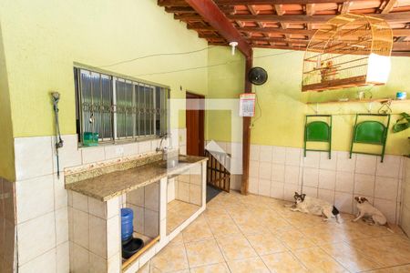 Casa à venda com 90m², 3 quartos e 2 vagasQuintal