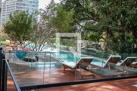 Studio para alugar com 33m², 1 quarto e sem vaga Studio para alugar com 33m², 1 quarto e sem vagaÁrea comum - Piscina