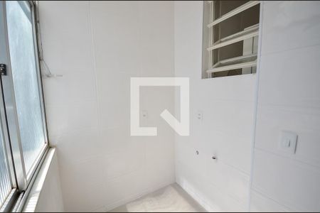Apartamento à venda com 82m², 2 quartos e sem vaga Apartamento à venda com 82m², 2 quartos e sem vagaCozinha e Área de Serviço