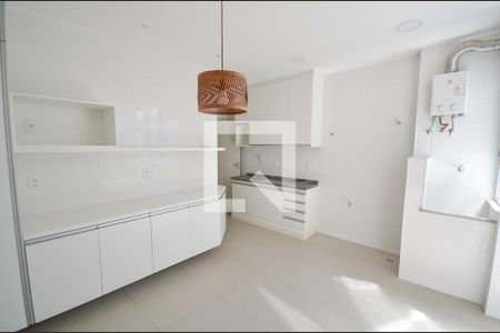Apartamento à venda com 82m², 2 quartos e sem vaga Apartamento à venda com 82m², 2 quartos e sem vagaCozinha e Área de Serviço