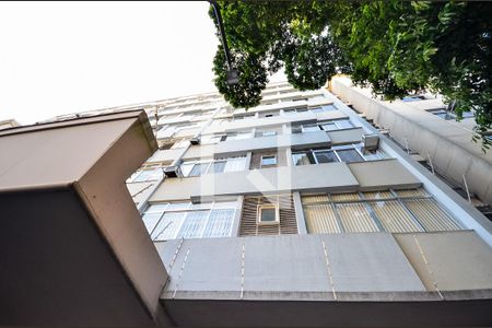 Apartamento à venda com 82m², 2 quartos e sem vaga Apartamento à venda com 82m², 2 quartos e sem vagaFachada
