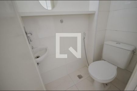 Apartamento à venda com 82m², 2 quartos e sem vaga Apartamento à venda com 82m², 2 quartos e sem vagaBanheiro de serviço